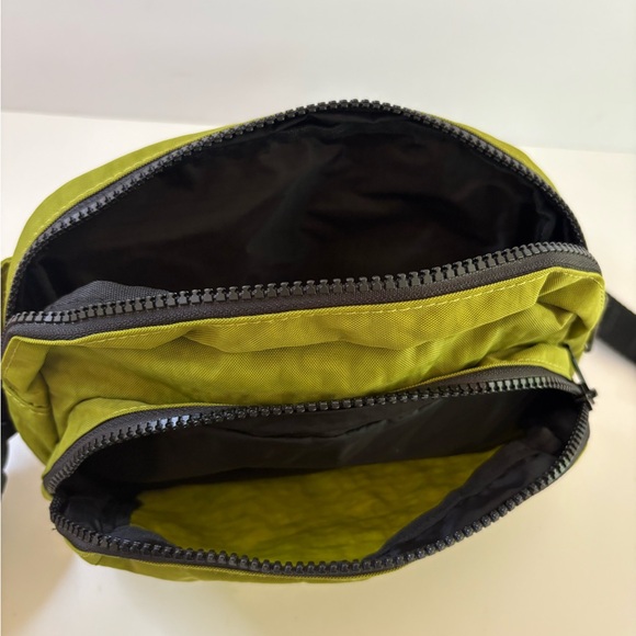 NWOT BAGGU Fanny Pack - Avocado - Picture 3 of 9